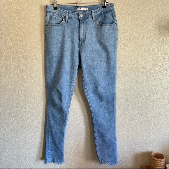 Levi's 721 High Rise Skinny Jeans - Picture 4 of 7